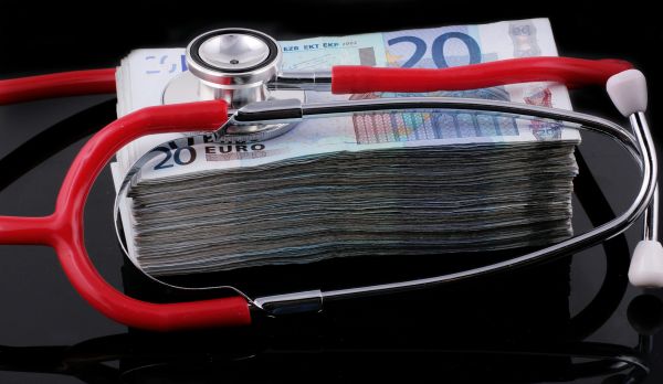 Cliniques, EHPAD, résidences seniors : quelles différences pour l'investisseur ?